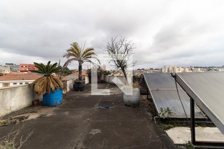 Casa à venda com 248m², 5 quartos e 2 vagas Casa à venda com 248m², 5 quartos e 2 vagasTerraço