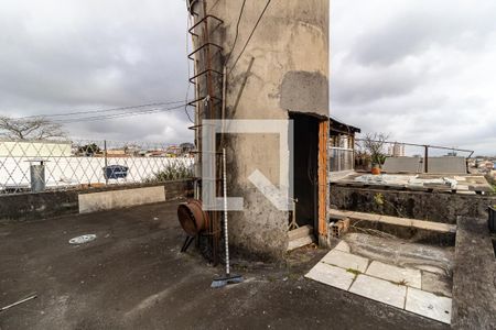 Casa à venda com 248m², 5 quartos e 2 vagas Casa à venda com 248m², 5 quartos e 2 vagasTerraço