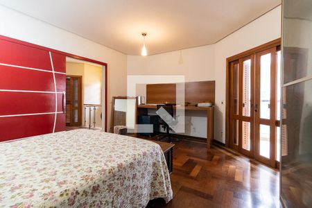 Casa à venda com 248m², 5 quartos e 2 vagas Casa à venda com 248m², 5 quartos e 2 vagasSuíte 1