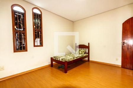Casa à venda com 303m², 4 quartos e 2 vagas Casa à venda com 303m², 4 quartos e 2 vagasQuarto 5