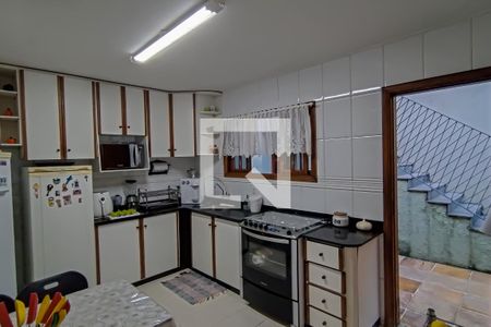 Casa à venda com 400m², 4 quartos e 2 vagascozinha