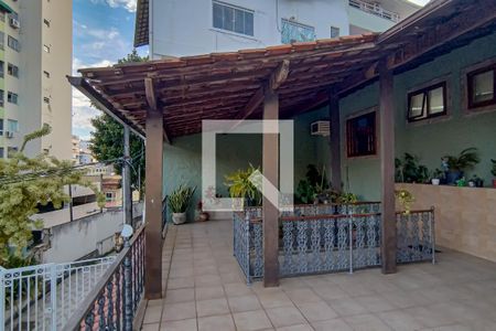 Casa à venda com 400m², 4 quartos e 2 vagasfrente do imovel