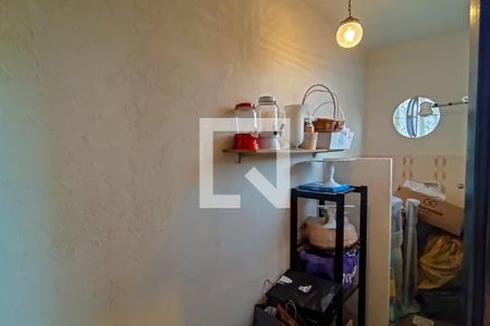 Casa à venda com 400m², 4 quartos e 2 vagascomodo com banheiro