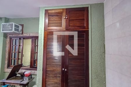 Casa à venda com 400m², 4 quartos e 2 vagasarea de serviço