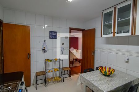 Casa à venda com 400m², 4 quartos e 2 vagascozinha