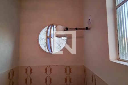 Casa à venda com 400m², 4 quartos e 2 vagascomodo com banheiro