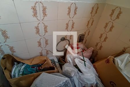 Casa à venda com 400m², 4 quartos e 2 vagascomodo com banheiro