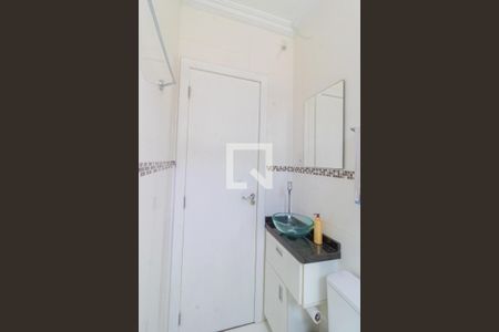 Casa à venda com 200m², 5 quartos e 4 vagas Casa à venda com 200m², 5 quartos e 4 vagasBanheiro 2