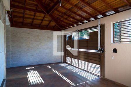 Casa à venda com 255m², 3 quartos e 2 vagas Casa à venda com 255m², 3 quartos e 2 vagasGaragem