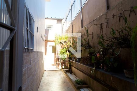 Casa à venda com 255m², 3 quartos e 2 vagas Casa à venda com 255m², 3 quartos e 2 vagasCorredor