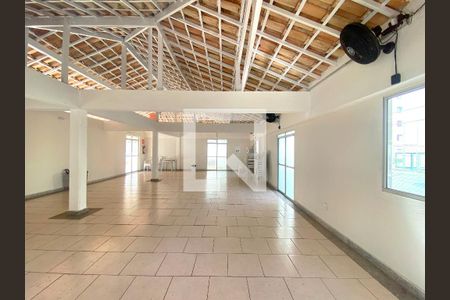 Apartamento à venda com 73m², 3 quartos e 2 vagas Apartamento à venda com 73m², 3 quartos e 2 vagasÁrea comum - Salão de festas