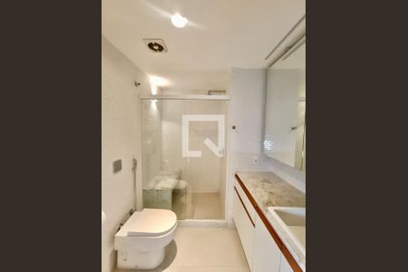 Apartamento para alugar com 86m², 2 quartos e 2 vagas Apartamento para alugar com 86m², 2 quartos e 2 vagasSuíte banheiro