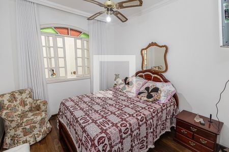 Casa à venda com 591m², 4 quartos e 3 vagasQuarto 2