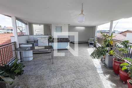 Casa à venda com 591m², 4 quartos e 3 vagasÁrea de serviço / 3º andar