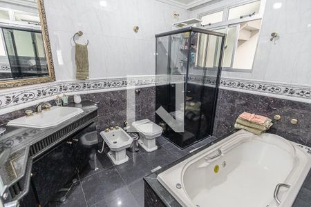 Casa à venda com 591m², 4 quartos e 3 vagasBanheiro suite