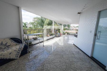 Casa à venda com 591m², 4 quartos e 3 vagasÁrea de serviço / 3º andar