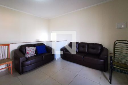 Casa à venda com 110m², 3 quartos e 2 vagas Casa à venda com 110m², 3 quartos e 2 vagasSala