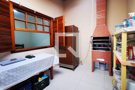 Casa à venda com 110m², 3 quartos e 2 vagas Casa à venda com 110m², 3 quartos e 2 vagasÁrea comum - Churrasqueira