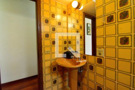 Apartamento à venda com 119m², 3 quartos e 1 vaga Apartamento à venda com 119m², 3 quartos e 1 vagaBanheiro Social