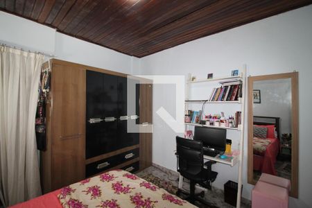 Casa à venda com 300m², 2 quartos e 5 vagasQuarto 2 