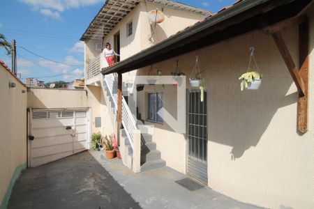 Casa à venda com 300m², 2 quartos e 5 vagasQuintal e garagem