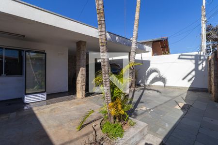 Casa à venda com 544m², 5 quartos e 5 vagas Casa à venda com 544m², 5 quartos e 5 vagasVagas de garagem