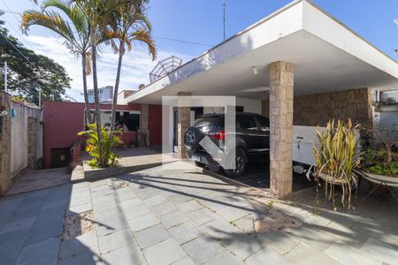 Casa à venda com 544m², 5 quartos e 5 vagas Casa à venda com 544m², 5 quartos e 5 vagasVagas de garagem