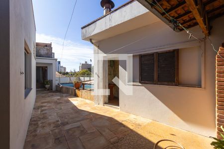 Casa à venda com 544m², 5 quartos e 5 vagas Casa à venda com 544m², 5 quartos e 5 vagasQuintal