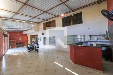 Casa à venda com 544m², 5 quartos e 5 vagas Casa à venda com 544m², 5 quartos e 5 vagasVagas de garagem