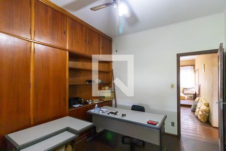 Casa à venda com 544m², 5 quartos e 5 vagas Casa à venda com 544m², 5 quartos e 5 vagasQuarto 4