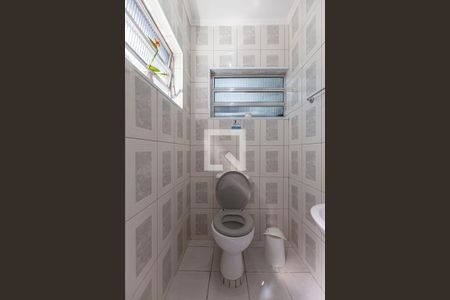 Casa à venda com 294m², 3 quartos e 4 vagas Casa à venda com 294m², 3 quartos e 4 vagasBanheiro de Serviço