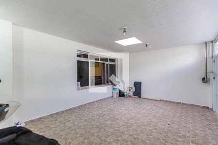 Casa à venda com 294m², 3 quartos e 4 vagas Casa à venda com 294m², 3 quartos e 4 vagasGaragem 1