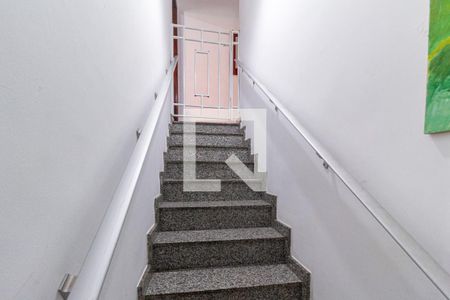 Escada de casa à venda com 3 quartos, 120m² em Piratininga, Osasco