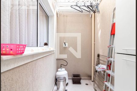 Casa de condomínio à venda com 62m², 2 quartos e 1 vagaÁrea de Serviço