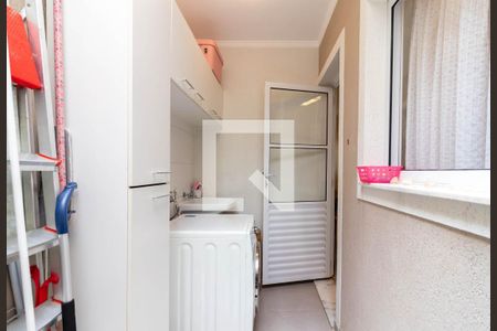 Casa de condomínio à venda com 62m², 2 quartos e 1 vagaÁrea de Serviço