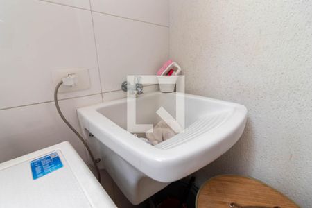 Casa de condomínio à venda com 62m², 2 quartos e 1 vagaÁrea de Serviço