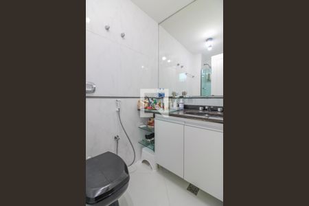 Apartamento à venda com 260m², 5 quartos e 4 vagasSuíte 5 - Banheiro