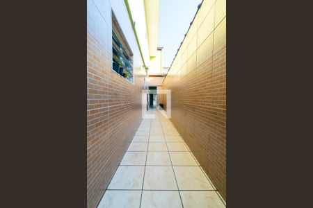 Casa à venda com 140m², 4 quartos e 2 vagas Casa à venda com 140m², 4 quartos e 2 vagasCorredor Lateral