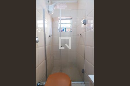 Casa à venda com 140m², 4 quartos e 2 vagas Casa à venda com 140m², 4 quartos e 2 vagasEdícula - Banheiro Detalhe