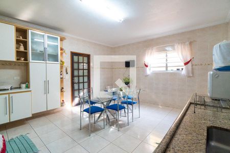 Casa à venda com 140m², 4 quartos e 2 vagas Casa à venda com 140m², 4 quartos e 2 vagasCozinha