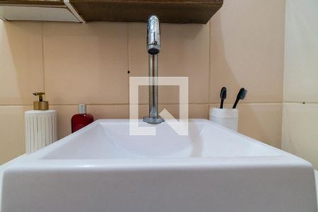 Casa à venda com 140m², 4 quartos e 2 vagas Casa à venda com 140m², 4 quartos e 2 vagasEdícula - Banheiro Detalhe