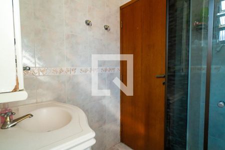 Casa à venda com 140m², 4 quartos e 2 vagas Casa à venda com 140m², 4 quartos e 2 vagasBanheiro Social