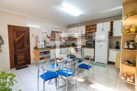 Casa à venda com 140m², 4 quartos e 2 vagas Casa à venda com 140m², 4 quartos e 2 vagasCozinha