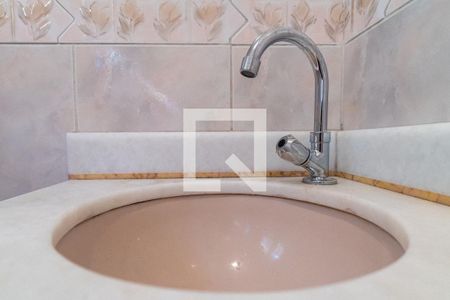 Casa à venda com 140m², 4 quartos e 2 vagas Casa à venda com 140m², 4 quartos e 2 vagasLavabo Detalhe