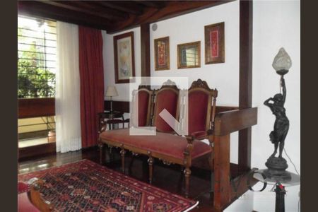 Casa à venda com 588m², 5 quartos e 4 vagas