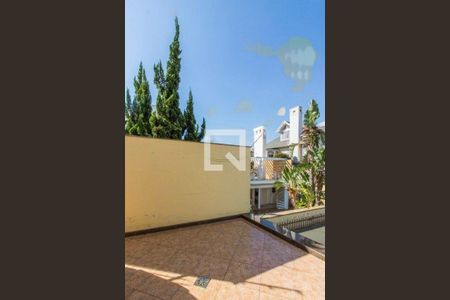 Casa à venda com 3 quartos, 300m² em Chácara das Pedras, Porto Alegre
