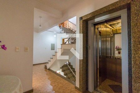 Casa à venda com 300m², 3 quartos e 6 vagas