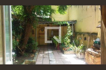 Casa à venda com 3 quartos, 198m² em Rio Branco, Porto Alegre