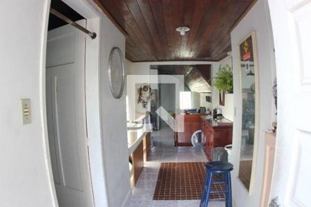 Casa à venda com 3 quartos, 198m² em Rio Branco, Porto Alegre