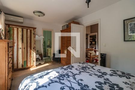 Casa de condomínio à venda com 205m², 3 quartos e 4 vagas Casa de condomínio à venda com 205m², 3 quartos e 4 vagasSuíte